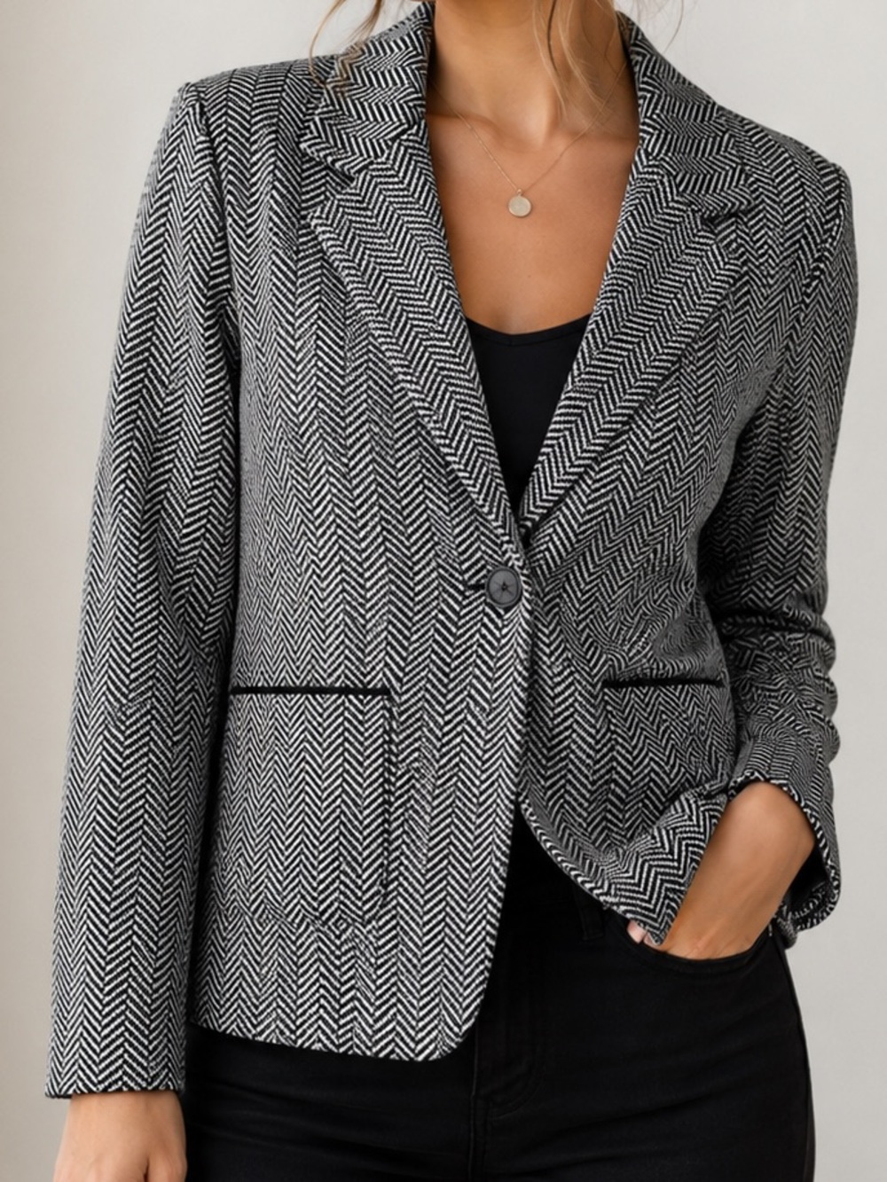 Women's Black & White Herringbone Blazer Jacket size M feels like a t-shirt on